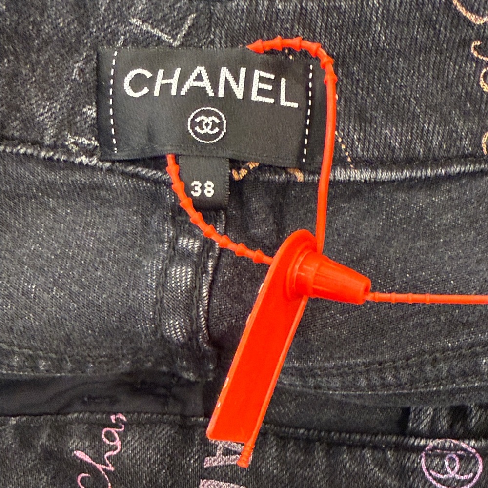 Chanel Logo Print Jeans Black Multicolor Denim NWT Size 38 FR / US 6 - Picture 12 of 12